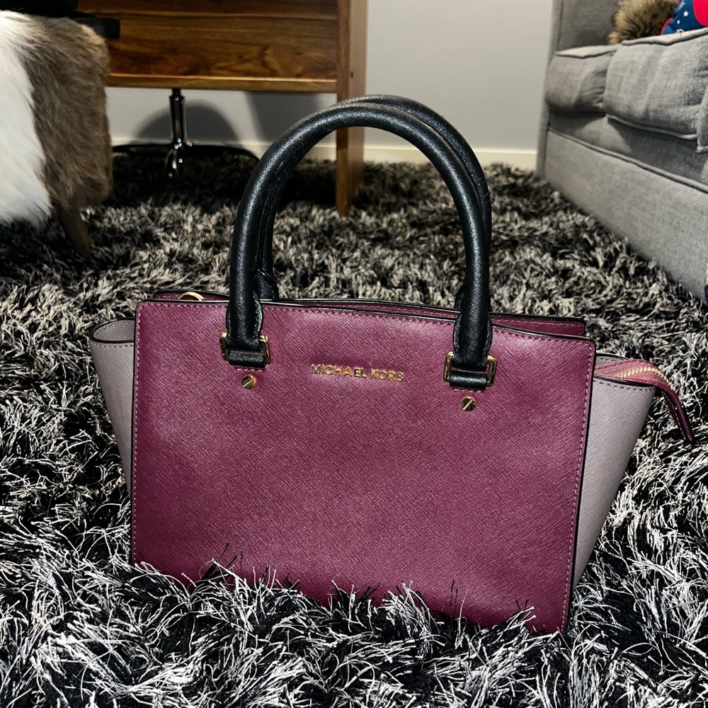 Michael Kors Women's Purple, Black, and Gray Handbag